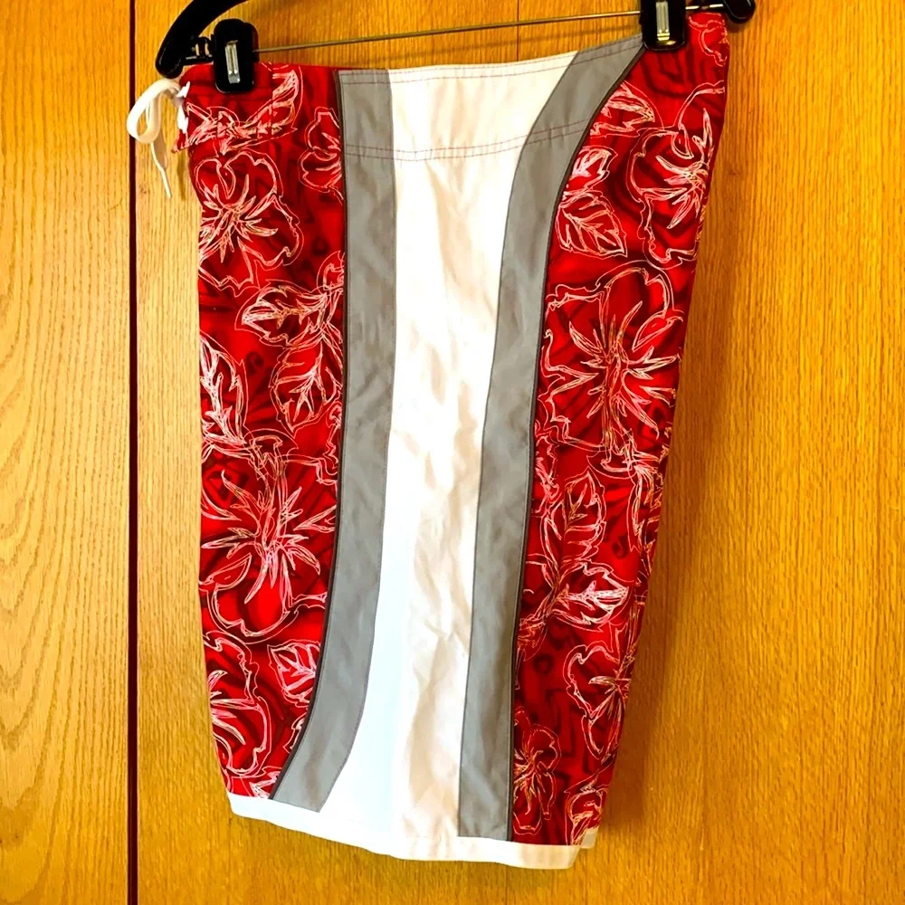 Urban pipeline men 30 x 10. 5 unlined board shorts cargo adj. tie waist EUC